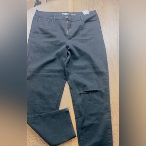 Levi’s Denizen Black Denim Mom Jeans